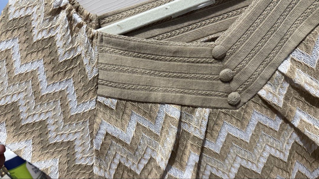 Glisse Knitted Top (Category: Blouses) located in Quezon City. Submitted by dinesaur (Listing ID 1464251070, Image 2). Description: L-XL.