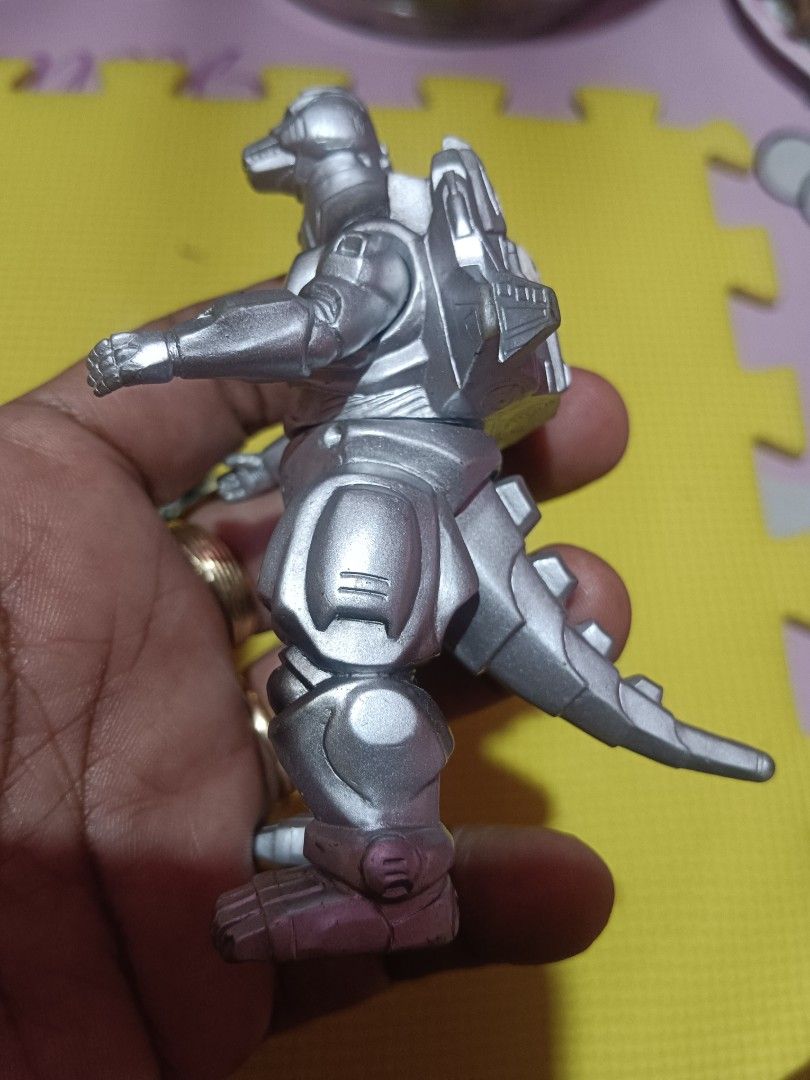 Godzilla x gamera (Category: Action & Battle Toys) located in Pasig City. Submitted by rednaxela_rich (Listing ID 1464346727, Image 3). Description: Vintage wind-up gamera, Godzilla (not working) vinyl mecha Godzilla bandai toho..