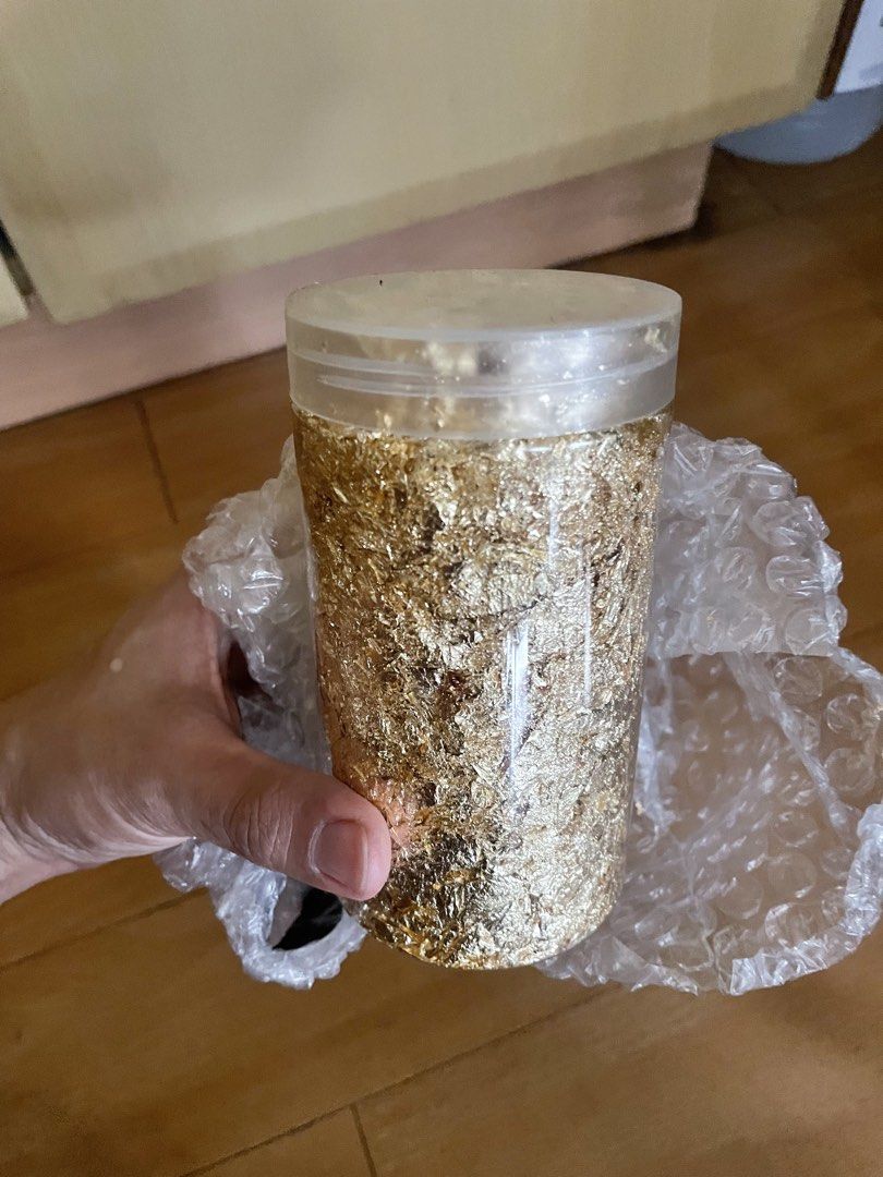 Gold Leaf Flakes for Crafts and Decoration (Category: Craft Supplies & Tools) located in Manila. Submitted by nicache (Listing ID 1464326961, Image 2). Description: - Jar of gold leaf flakes - Ideal for art projects, resin crafts, cakes, and desserts - Adds a luxurious and elegant finish - Plenty of flakes included for multiple uses - Easy to apply and use.