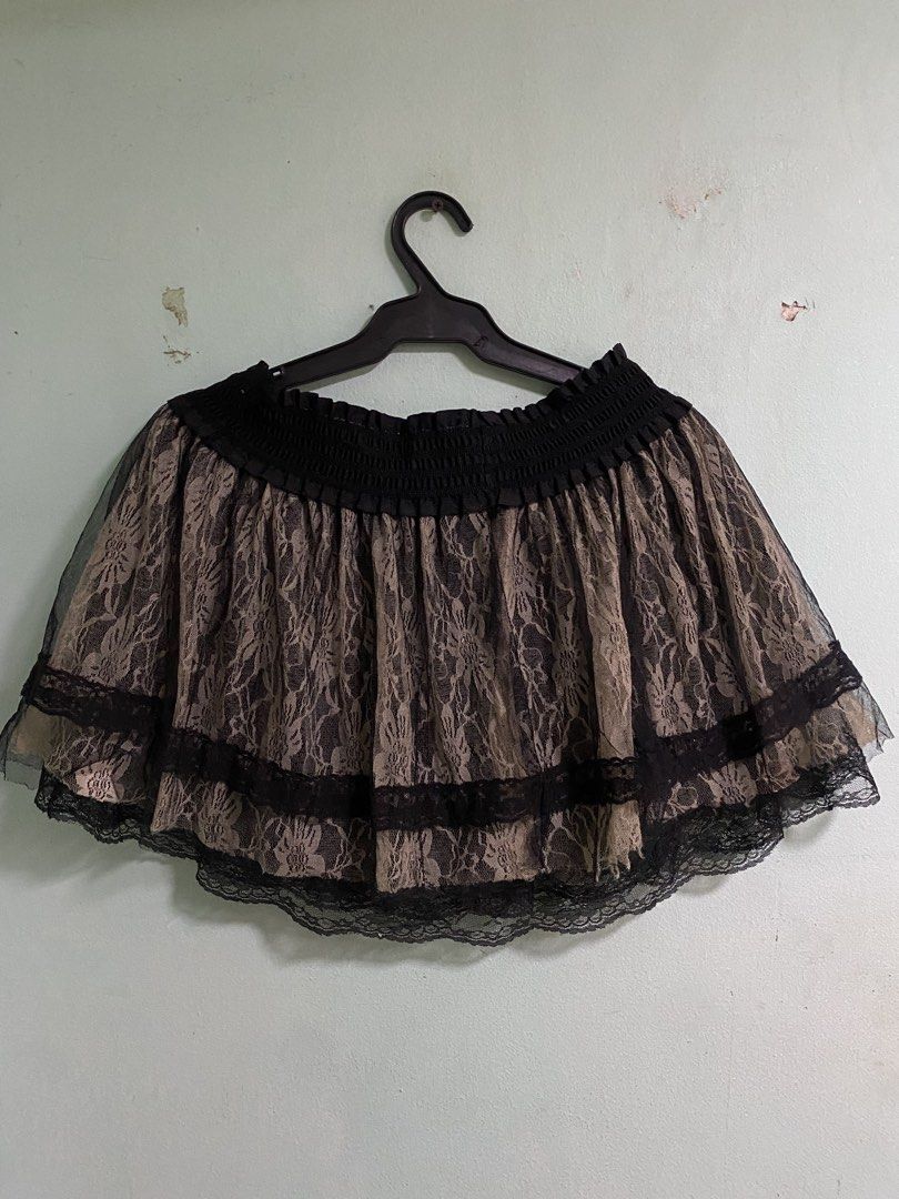 Gothic Mesh Mini Skirt (Category: Skirts) located in Taguig. Submitted by sharpcautions (Listing ID 1464175001, Image 2). Description: Waist is stretchable so it could go from medium-large.
