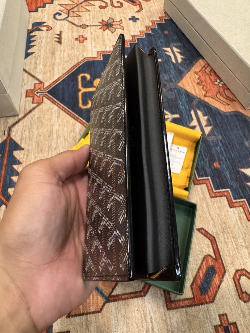 Goyard Saint Lambert (Category: Wallets & Card Holders) located in Makati City. Submitted by at68studios (Listing ID 1464343466, Image 2). Description: Last price posted take it or leave will not entertain asking questions and asking for last price. NO DAMAGE OR ANY ISSUES IN EXCELLENT CONDITION WITH DUST CLOTH and BOX ONLY • • • •.