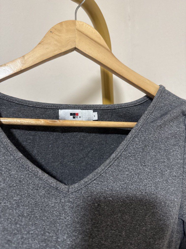 Gray Bodysuit (Category: Others Tops) located in Mexico. Submitted by studioleraph (Listing ID 1464236209, Image 3). Description: 🛍️ Perfect for your personal wardrobe 🫶 👗 The actual item being sold is the original garment shown in the product photos. Small differences in fit, drape, color, texture, or details may occur. 💌 Condition: • Preloved; Please wash the items before wearing. • Please manage expectations as these are vintage/pre-owned 