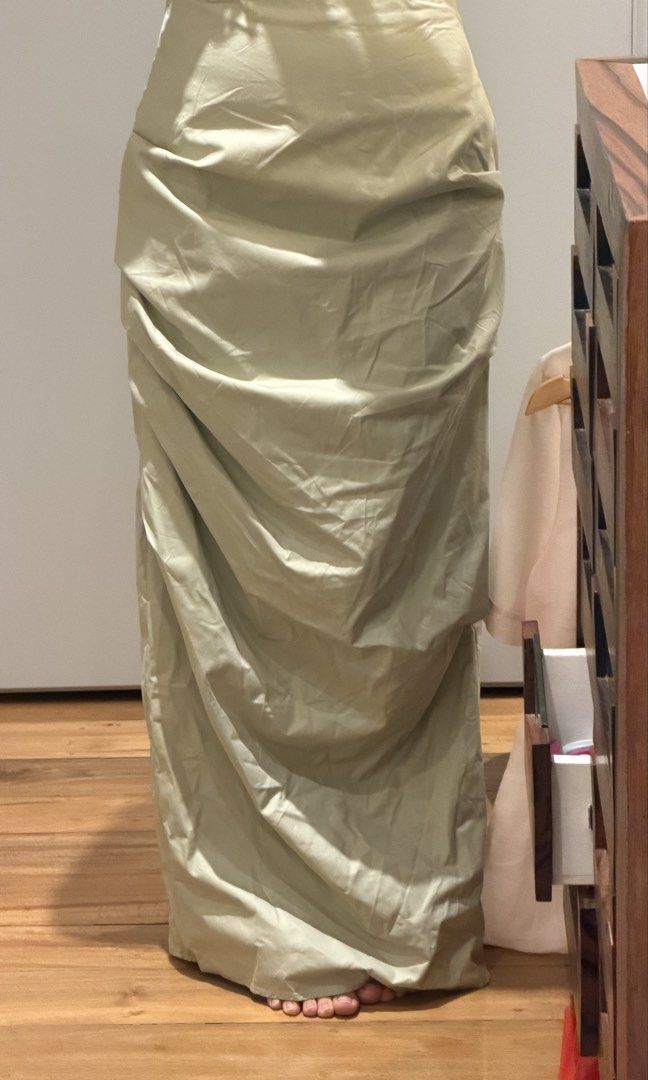 Green drapey/draped skirt size Small (Category: Skirts) located in Cagayan de Oro. Submitted by alexamc_ (Listing ID 1464199433, Image 2). Description: No brand (bought in Bangkok) .