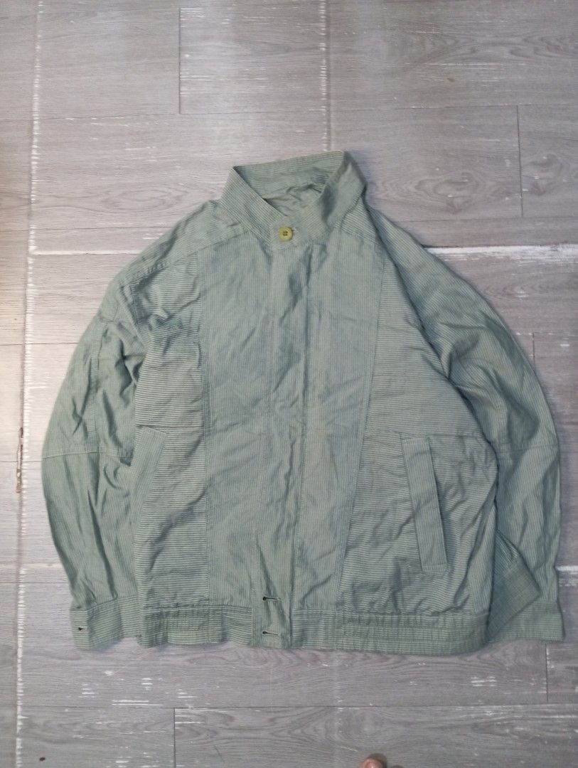 Green Workwear (Category: Coats, Jackets and Outerwear) located in Manila. Submitted by wisepenguin.369 (Listing ID 1464292618, Image 1). Description: 20x24 no issue.