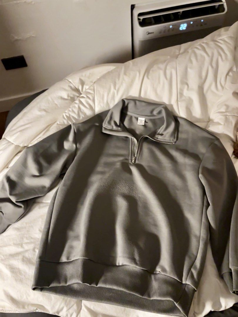 grey quarter zip jacket (Category: Coats, Jackets and Outerwear) located in Quezon City. Submitted by sphtyu (Listing ID 1464240143, Image 1). Description: - has texture on the middle area ‼️ - kids size (9 year old) .