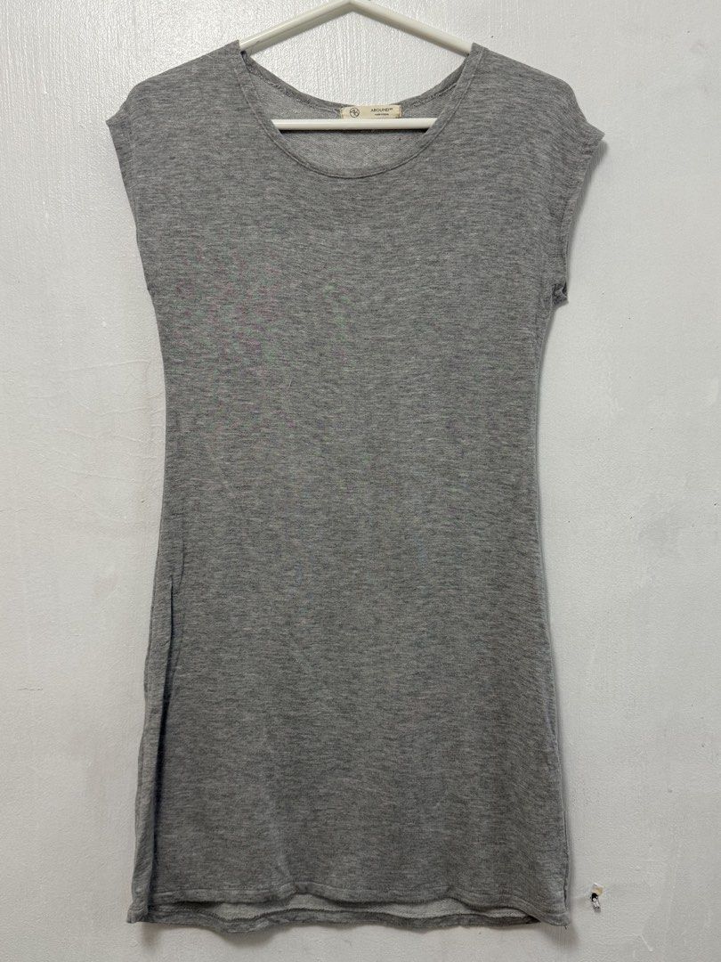 Grey T-shirt Dress (Category: Dresses) located in Mandaluyong City. Submitted by nftp24 (Listing ID 1464152563, Image 1). Description: RFS: Decluttering 78cm long.