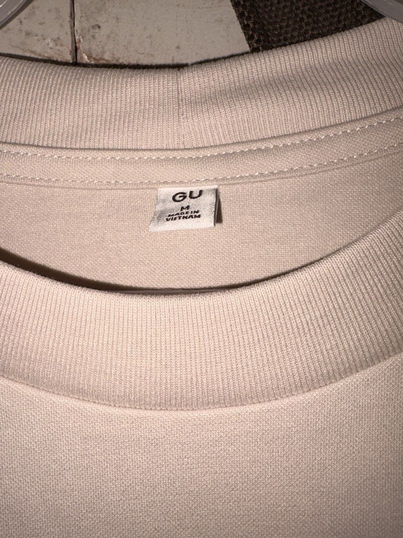 GU Beige Boxy Top -Semi Crop (Category: Shirts) located in Catarman. Submitted by hyukissco (Listing ID 1464201754, Image 3). Description: Natangal lang yung tag - From pasabuy japan RFS: di bagay sa body type ng owner .