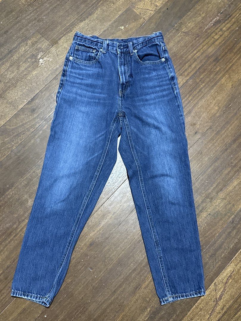 GU blue denim (Category: Jeans) located in Manila. Submitted by fm1245 (Listing ID 1464273804, Image 1). Description: - Classic blue denim overalls -S on tag -26 - Multiple pockets on front and sides - Adjustable straps with button closures - Ideal for casual wear.
