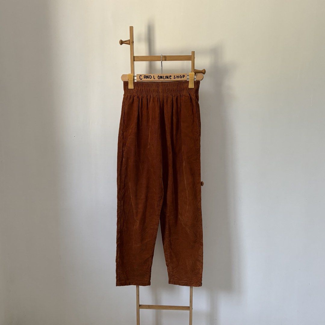GU by UNIQL0 corduroy chef pants (Category: Trousers) located in Guiguinto. Submitted by candlonlineshop (Listing ID 1464265890, Image 2). Description: ✨FIRST TO PAY BASIS✨ GU by UNIQL0 corduroy chef pants Size on tag: small Condition: 9.5/10 Waist: 26”-31” Length: 38” Flaw/s: none ₱350 + sf 📍Bulacan 🚚Sh0pee check out (SPX) | J&T express •Items may have minor unnoticed flaws — please manage your expectations as you are dealing with thrifted ite