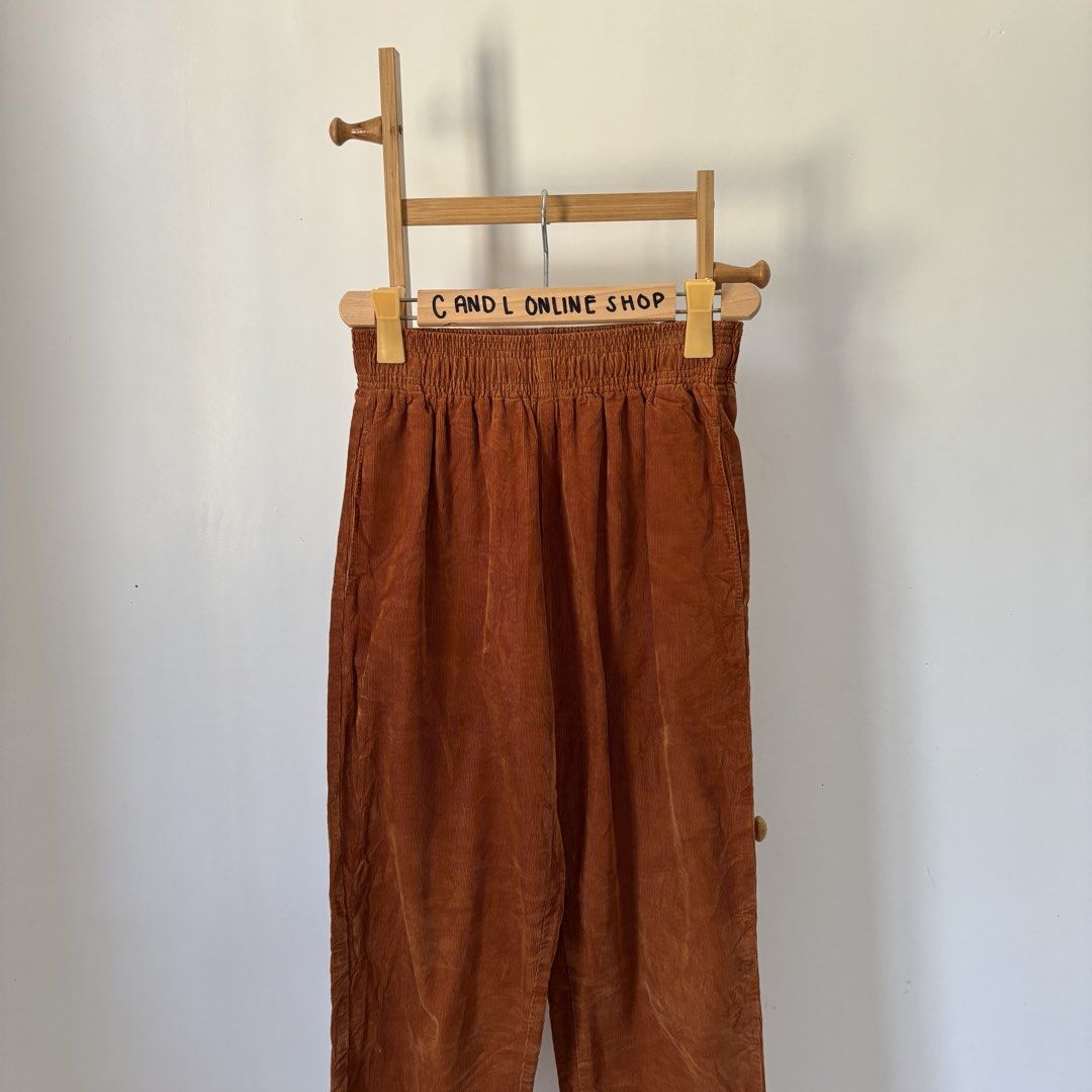 GU by UNIQL0 corduroy chef pants (Category: Trousers) located in Guiguinto. Submitted by candlonlineshop (Listing ID 1464265890, Image 3). Description: ✨FIRST TO PAY BASIS✨ GU by UNIQL0 corduroy chef pants Size on tag: small Condition: 9.5/10 Waist: 26”-31” Length: 38” Flaw/s: none ₱350 + sf 📍Bulacan 🚚Sh0pee check out (SPX) | J&T express •Items may have minor unnoticed flaws — please manage your expectations as you are dealing with thrifted ite
