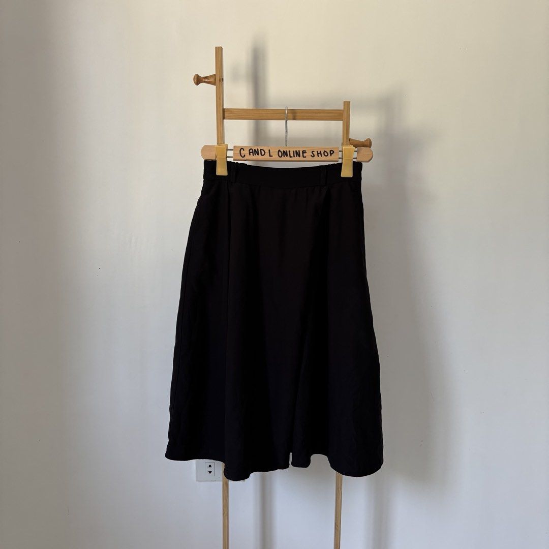 GU by UNIQL0 easy wrap gaucho pants (Category: Other Bottoms) located in Guiguinto. Submitted by candlonlineshop (Listing ID 1464265125, Image 2). Description: ✨FIRST TO PAY BASIS✨ GU by UNIQL0 easy wrap gaucho pants Size on tag: small Condition: 9.5/10 Waist: 26”-32” Length: 26.5” Flaw/s: none ₱300 + sf 📍Bulacan 🚚Sh0pee check out (SPX) | J&T express •Items may have minor unnoticed flaws — please manage your expectations as you are dealing with