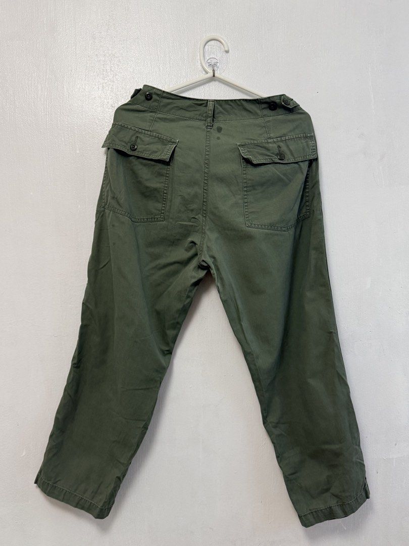 GU Green Cargo Pants Cotton Linen Blend (Category: Other Bottoms) located in Mandaluyong City. Submitted by nftp24 (Listing ID 1464186690, Image 2). Description: - GU Green Cargo Pants - Cotton & Linen Blend -S-M - w/ signs of use.