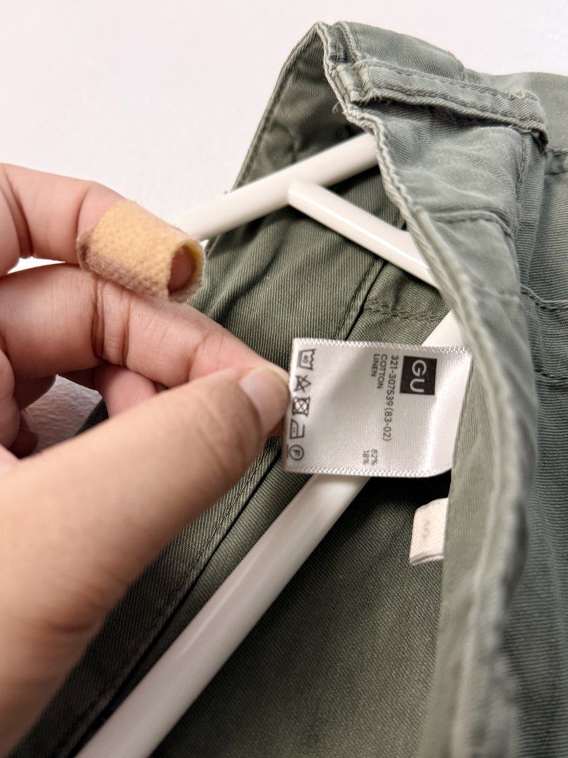 GU Green Cargo Pants Cotton Linen Blend (Category: Other Bottoms) located in Mandaluyong City. Submitted by nftp24 (Listing ID 1464186690, Image 3). Description: - GU Green Cargo Pants - Cotton & Linen Blend -S-M - w/ signs of use.
