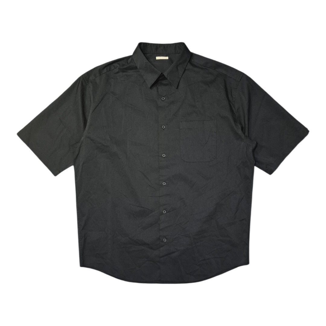 GU short sleeve button-down polo (Category: Formal Shirts) located in Baguio. Submitted by stillstylethrift (Listing ID 1464182180, Image 1). Description: GU short sleeve button-down polo size: Large on tag dimes: 25 x 30.5 excellent condition no issue price: 580 php + shipping fee.