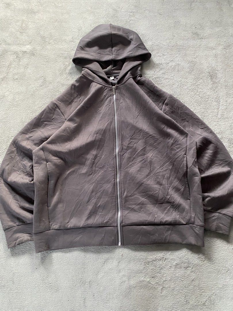 GU zip up hoodie (Category: Hoodies) located in Ozamiz City. Submitted by thriftnikael (Listing ID 1464313762, Image 3). Description: 25x28 xl need wash.