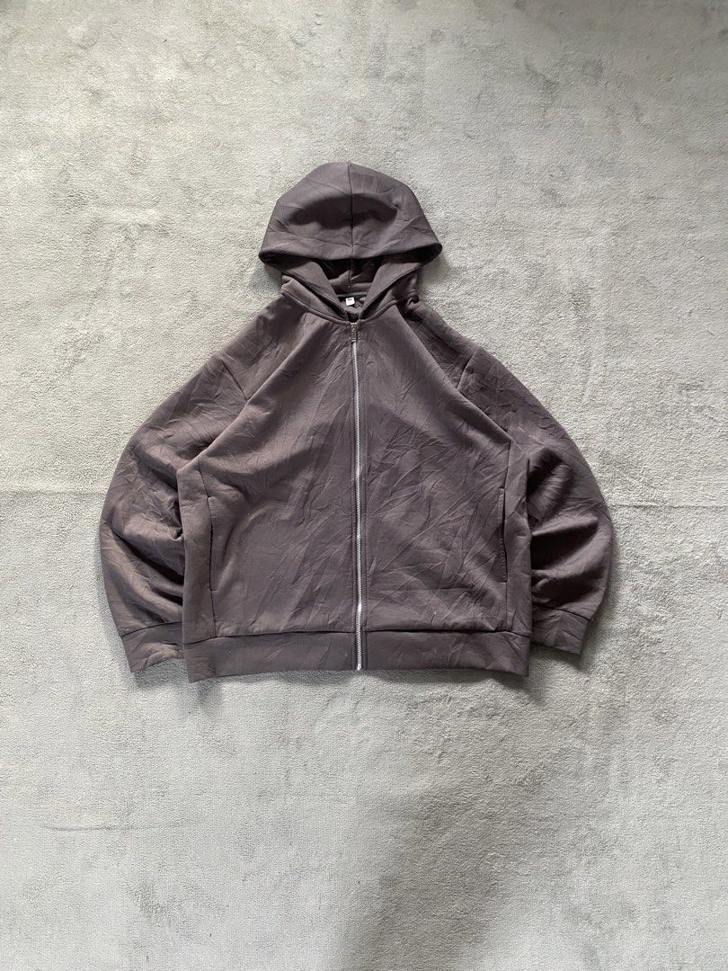 GU zip up hoodie (Category: Hoodies) located in Ozamiz City. Submitted by thriftnikael (Listing ID 1464313762, Image 1). Description: 25x28 xl need wash.
