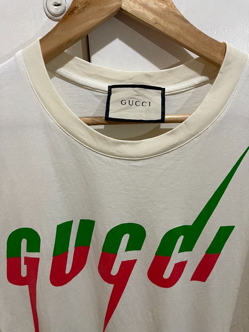 GUCCI 'BLADE' SHIRT (Category: Shirts) located in Manila. Submitted by ako.si.lemmor (Listing ID 1464279142, Image 3). Description: This item is thrifted, manage your expectation. Dimes: 20X26.5 (M-L) Color rate: 8.5/10 Issue: Cut wash tag Ship at your own cost or pickup Mandaluyong..
