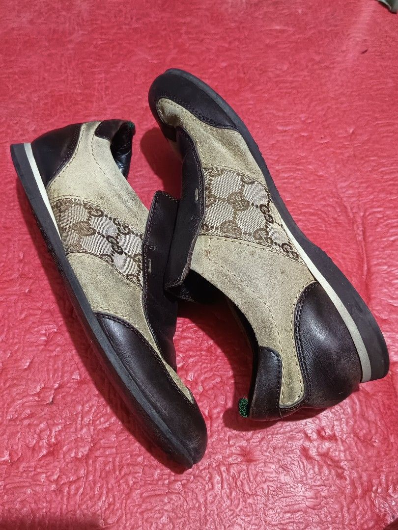 Gucci classic GG pattern (Category: Luxury Apparel) located in Cebu City. Submitted by negotiableprice22 (Listing ID 1464341820, Image 3). Description: Gucci classic GG pattern shoes Gucci Shoes Gucci slip on size 40 1/2 US with minimal flaws still good condition available.