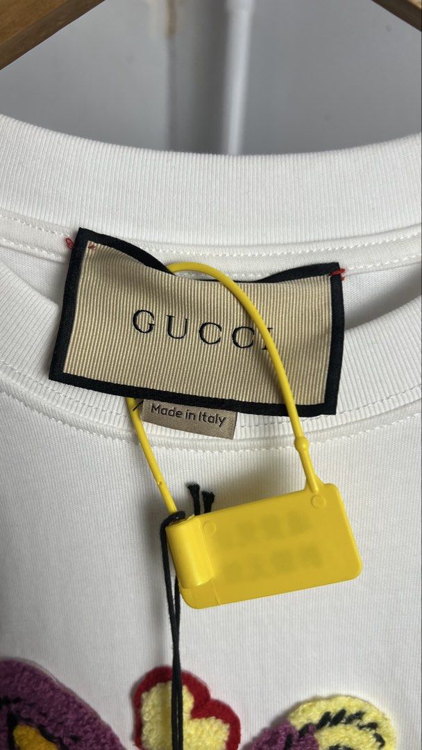Gucci Fur print (Category: Tshirts & Polo Shirts ) located in Manila. Submitted by reclaim.13 (Listing ID 1464267642, Image 3). Description: GUCCi FUR PRINT Dimensions: 21x27 Pref Size: large Colorate: 9.8/10 Condition: 9.8/10 Issue: none .