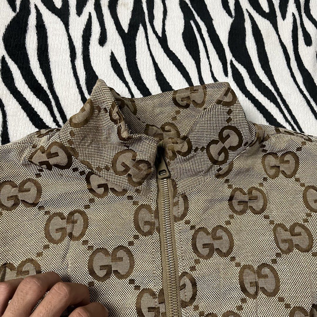 Gucci monogram jacket (Category: Luxury Apparel) located in Manila. Submitted by royaldripmanila (Listing ID 1464277368, Image 3). Description: Cut neck tag No issue W22 L27.5.