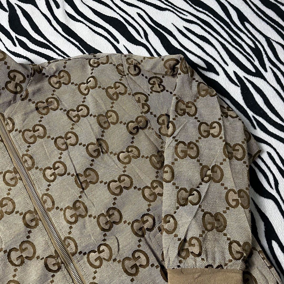Gucci monogram jacket (Category: Luxury Apparel) located in Manila. Submitted by royaldripmanila (Listing ID 1464277368, Image 2). Description: Cut neck tag No issue W22 L27.5.