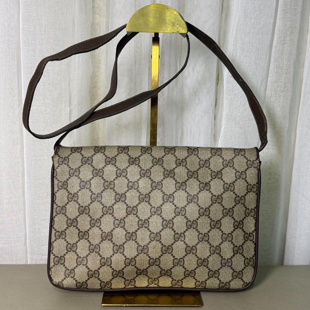 Gucci Monogram Shoulder Bag (Category: Luxury Bags & Wallets) located in Madrid. Submitted by jhunaceee (Listing ID 1464295749, Image 2). Description: - Classic Gucci shoulder bag - Iconic GG monogram canvas - Brown leather trim and strap - Gold-tone buckle closure - Great everyday bag.