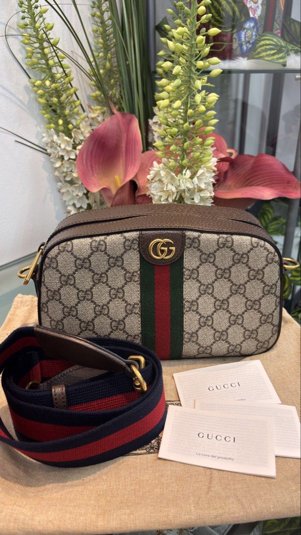 Gucci Ophidia GG Supreme Camera Bag (Category: Luxury Bags & Wallets) located in Manila. Submitted by luxemax_09 (Listing ID 1464170399, Image 1). Description: .