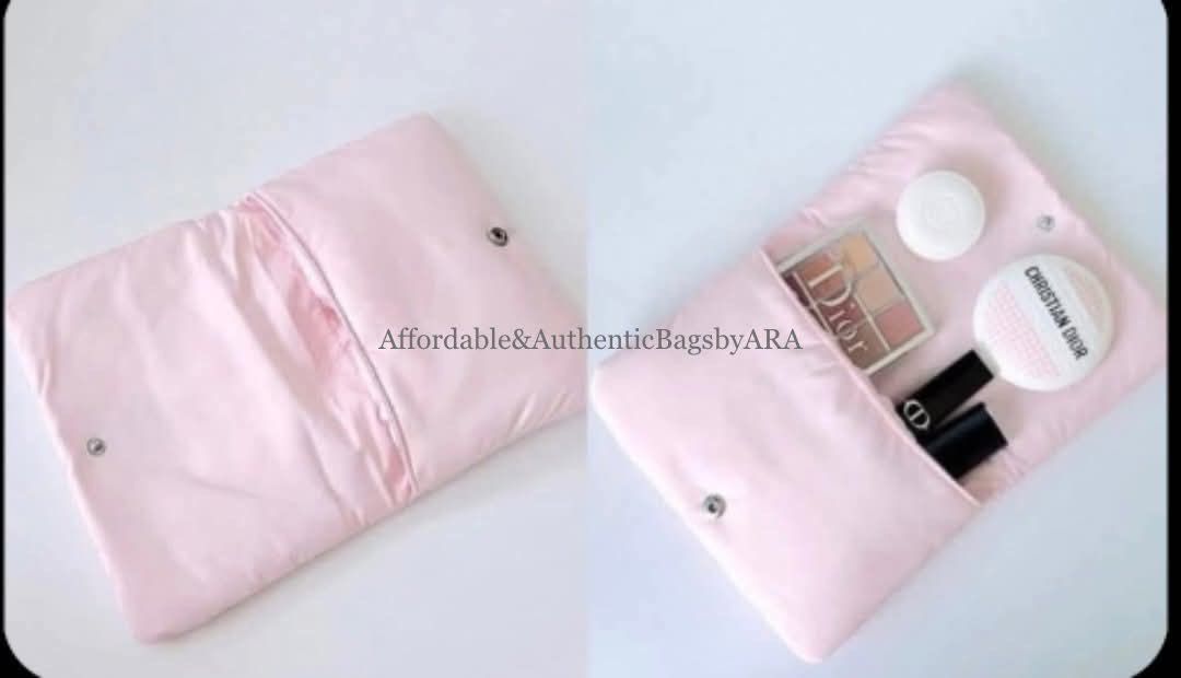 GWP DIOR PINK COSMETIC POUCH (Category: Purses & Pouches) located in Daet. Submitted by ecassenluxuries (Listing ID 1464232199, Image 2). Description: 📌 FIXED PRICE ALREADY ▫️Authentic GWP Pink Dior Pouch ▫️Includes: Box ▫️Features a secure snap closure ▫️Ideal size for organizing essentials and fitting into a larger bag 📍Pouch only, Perfumes & Make ups are not included ✅ All items are guaranteed 💯% AUTHENTIC GWP ITEM ✅ Onhand 🪧STRICTLY PAYME