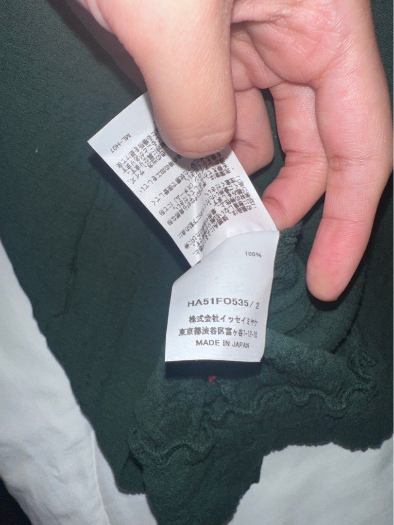 HaaT by Issey Miyake Top (Category: Longsleeves) located in Quezon City. Submitted by snsn00 (Listing ID 1464260728, Image 3). Description: Bought from Issey in Ginza last 2024 for around 15k iirc? Size 2. Used twice. rfs: I barely use it sayang namarn .