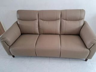 (Category: ) located in . Submitted by furnituresg (Listing ID 1464179807, Image 1). Description: .