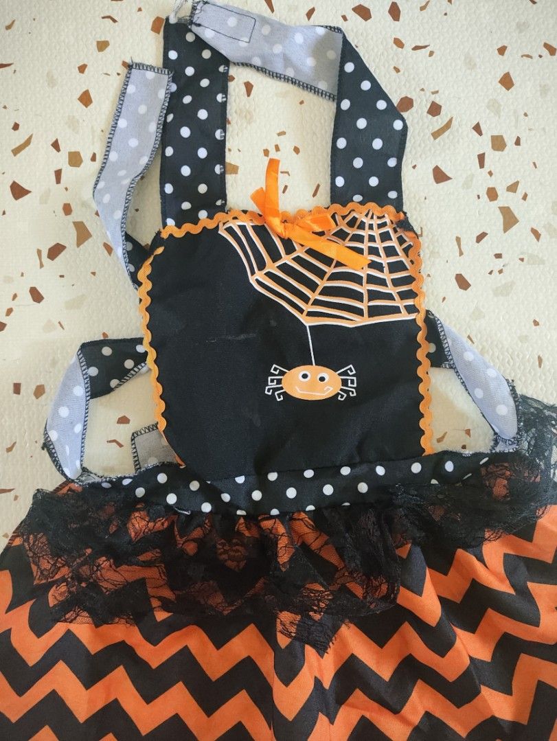 Halloween Apron for kids 🎃 (Category: Babies & Kids Fashion) located in Taguig. Submitted by cleanupmomma (Listing ID 1464234343, Image 2). Description: Please take time to read ❤️ fits 2-4 yrs old need stitching sa neck area cute in actual wyiwyg.