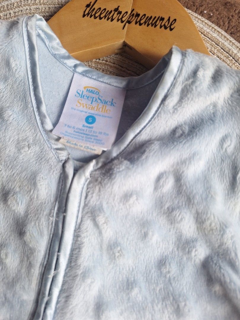 Halo Sleepsack Small 3-6m (Category: Babies & Kids Fashion) located in Quezon City. Submitted by theentreprenurse (Listing ID 1464168336, Image 3). Description: 𝘼𝙐𝙏𝙊 𝙋𝘼𝙎𝙎 𝙏𝙊 𝙇𝙊𝙒 𝘽𝘼𝙇𝙇𝙀𝙍𝙎 📣 ʙʀᴀɴᴅ: Halo ꜱɪᴢᴇ: 3-6m ᴍᴏᴘ: ɢᴄᴀꜱʜ ꜱʜɪᴘᴘɪɴɢ 🛒 (NO RUSH. I'm a working momma :) ) ▪︎ꜰʟᴀꜱʜ ᴇxᴘʀᴇꜱꜱ | J&T ▪︎ʟᴀʟᴀᴍᴏᴠᴇ|ɢʀᴀʙ ~ 𝚃𝚑𝚎𝚜𝚎 𝚌𝚕𝚘𝚝𝚑𝚎𝚜 𝚊𝚛𝚎 𝚊𝚕𝚛𝚎𝚊𝚍𝚢 𝚠𝚊𝚜𝚑𝚎𝚍. 𝙺𝚒𝚗𝚍𝚕𝚢 𝚖𝚊𝚗𝚊𝚐𝚎 𝚢𝚘𝚞𝚛 𝚎𝚡𝚙𝚎𝚌𝚝𝚊𝚝𝚒𝚘𝚗�