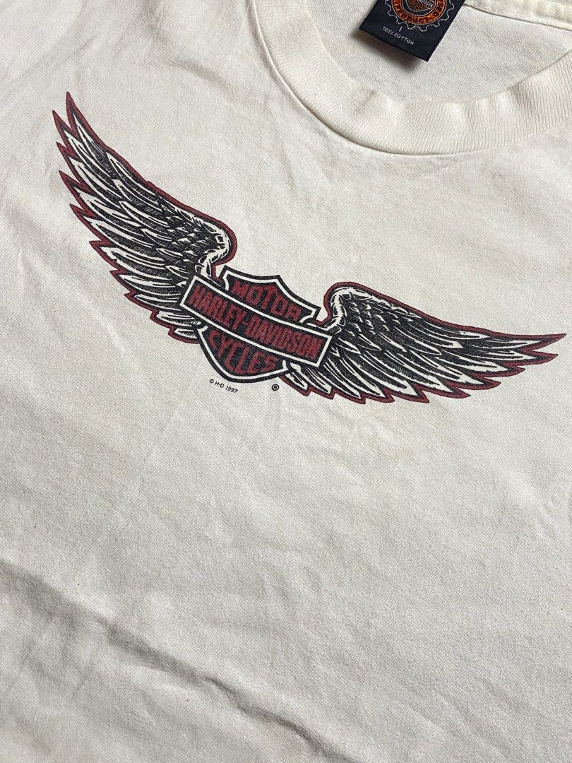 Harley Davidson VTG Dated 1997 (Category: Tshirts & Polo Shirts ) located in Manila. Submitted by side_street.wear (Listing ID 1464285817, Image 3). Description: Harley Davidson VTG Dated 1997 Length: 27.5 Width: 22 Fit: L Color rate: 9/10 Condition: 9/10 issue: None.