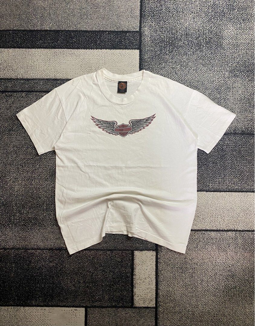 Harley Davidson VTG Dated 1997 (Category: Tshirts & Polo Shirts ) located in Manila. Submitted by side_street.wear (Listing ID 1464285817, Image 1). Description: Harley Davidson VTG Dated 1997 Length: 27.5 Width: 22 Fit: L Color rate: 9/10 Condition: 9/10 issue: None.