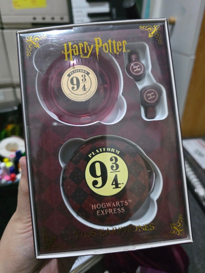Harry Potter Platform 9 3/4 Hogwarts Express Earphones (Category: Headphones & Headsets) located in Mandaluyong City. Submitted by kendykeyn (Listing ID 1464285643, Image 1). Description: - Harry Potter x Miniso earphones - Features Platform 9 3/4 and Hogwarts Express design - Comes with a charging case - Lightweight and clip-on design - Long battery life - Ideal gift for any Harry Potter fan.