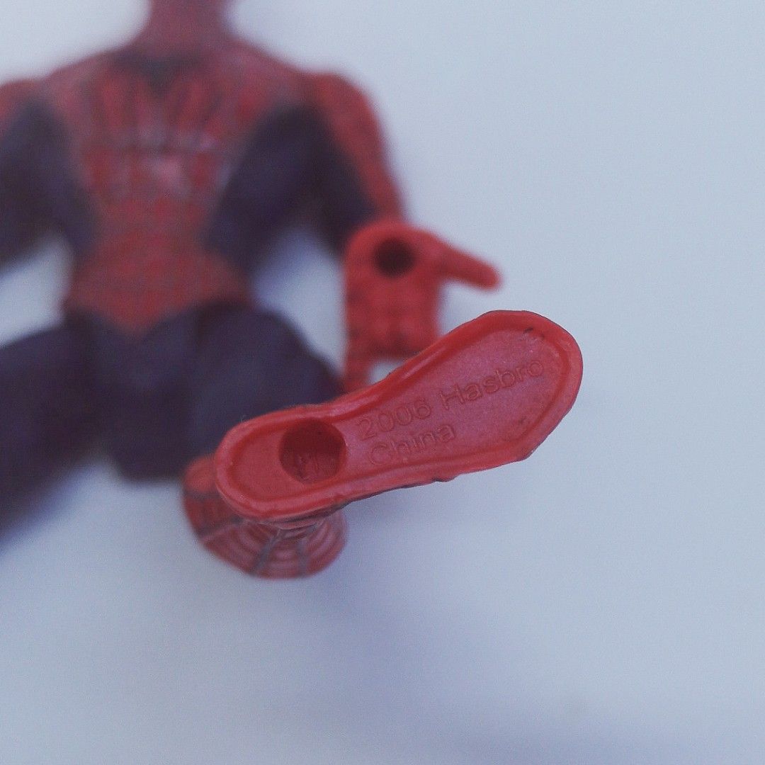 Hasbro Spiderman 3 (Category: Action & Battle Toys) located in Manila. Submitted by isko_sarisari (Listing ID 1464185308, Image 3). Description: Movie action figure | 5" | excellent condition | loose no accessories 2006 issue.