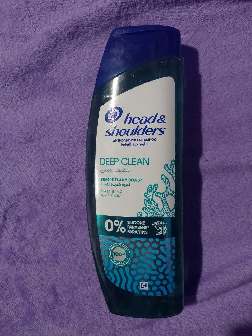 Head & Shoulders Anti-Dandruff Shampoo Deep Clean (Category: Hair) located in Liliw. Submitted by lycnplyn (Listing ID 1464255906, Image 2). Description: Head & Shoulders Anti-Dandruff Shampoo Deep Clean RFS: DECLUTTERING For: Specifically people with severe dandruff/flaky scalp Size: 400 mL Features: 0% silicone, parabens, or paraffins Originally came from Saudi Arabia.