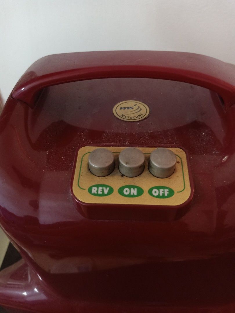Heavy duty juicer (Category: Water Bottles & Tumblers) located in Las Pinas. Submitted by quick_deals_great_finds2 (Listing ID 1464177244, Image 3). Description: Matstone brand Good working condition 220v.