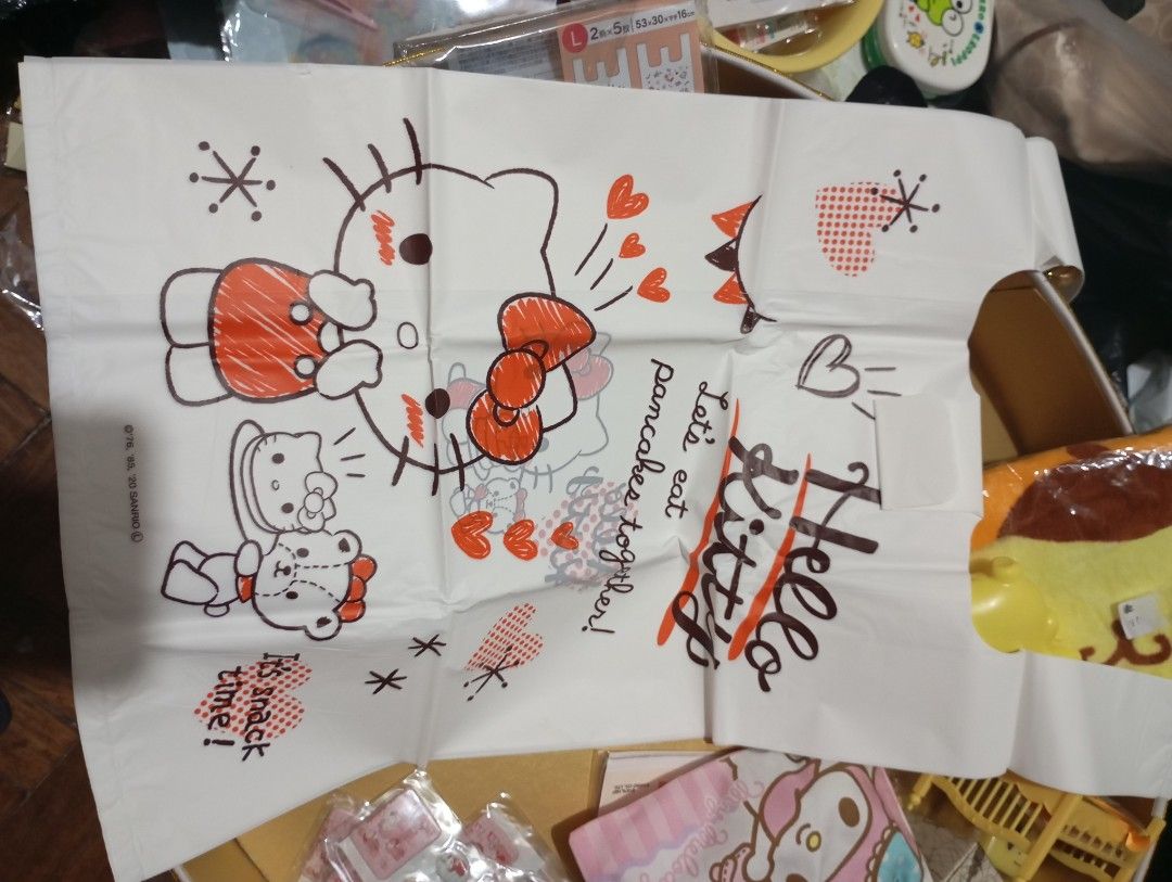 Hello kitty plastic hand bag (Category: Occasions & Party Supplies) located in Manila. Submitted by ysabel1102 (Listing ID 1464145831, Image 3). Description: large size hello kitty plastic hand bag 2 designs 5 PCs per design.