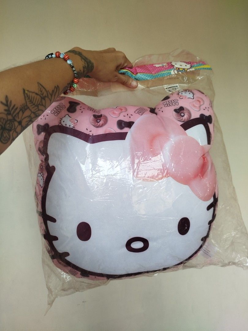 Hello kitty UNUSED pillows For take all!♥️ (Category: Bedding & Towels) located in Naga. Submitted by jea1991 (Listing ID 1462754797, Image 1). Description: .