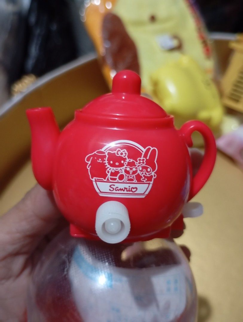 hello.kitty collectible gashapon (Category: Other Merchandise) located in Manila. Submitted by ysabel1102 (Listing ID 1464146303, Image 2). Description: like new hello kitty tea pot with gashapon case.