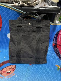 (Category: ) located in . Submitted by thrift.ni.roms22 (Listing ID 1464335784, Image 1). Description: .