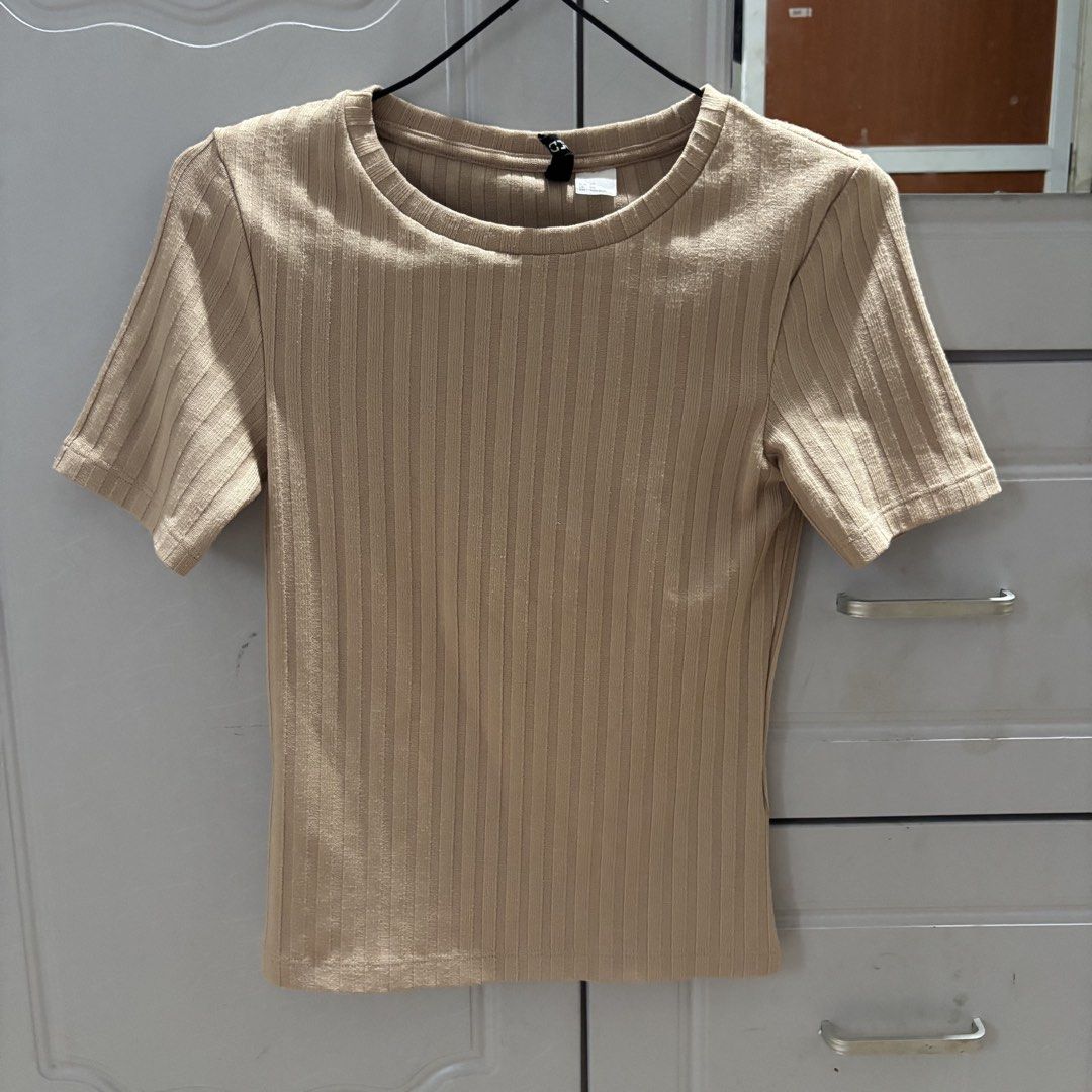 H&M Basic Khaki Ribbed Shirt (Category: Shirts) located in Binan City. Submitted by mypreloved_haul (Listing ID 1464185867, Image 1). Description: LAST PRICE POSTED! FOR SURE BUYERS ONLY! .