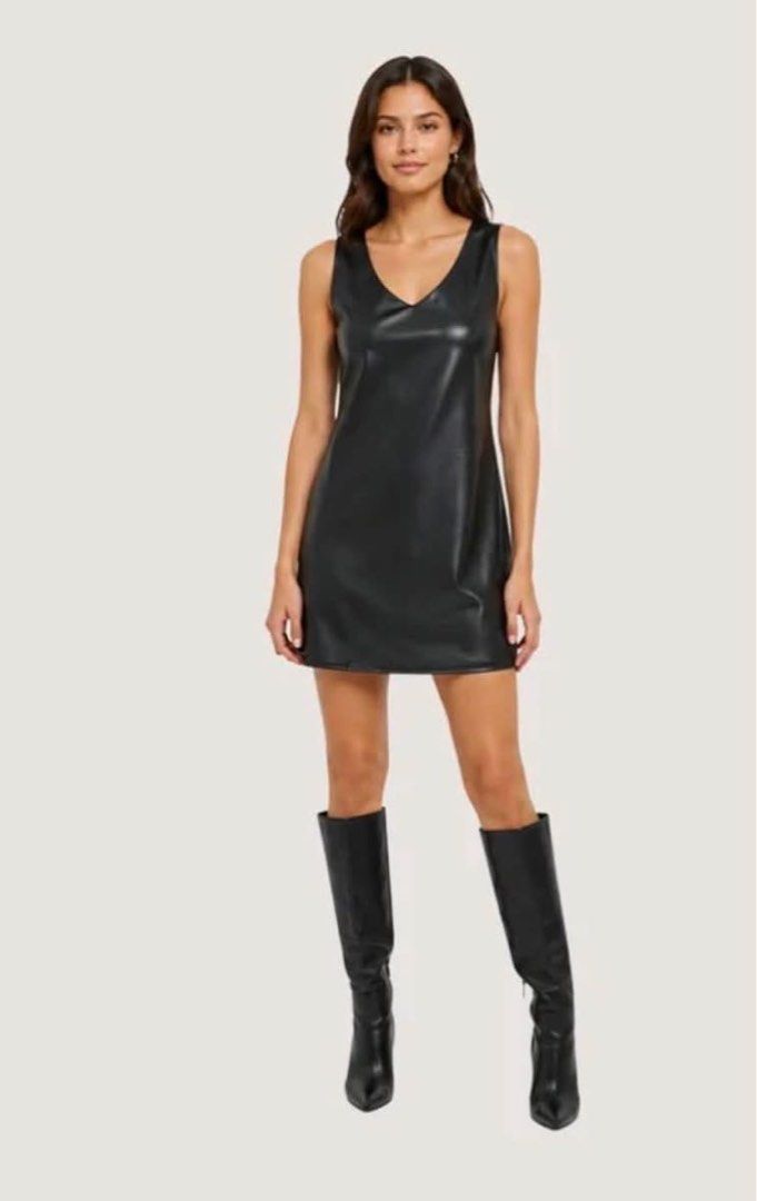 H&M Black Leatherette dress (Category: Dresses) located in Taguig. Submitted by annebydesign (Listing ID 1464277453, Image 1). Description: Hi all. Selling this H&M Leather sleeveless black dress for ₱300 •Like new. From an artist closet •Fits small to med •With softer inner lining- Loc: Taguig BGC Mop: GCash/ Bank transfer/ COD Mop: Courier/ Rider pick up.