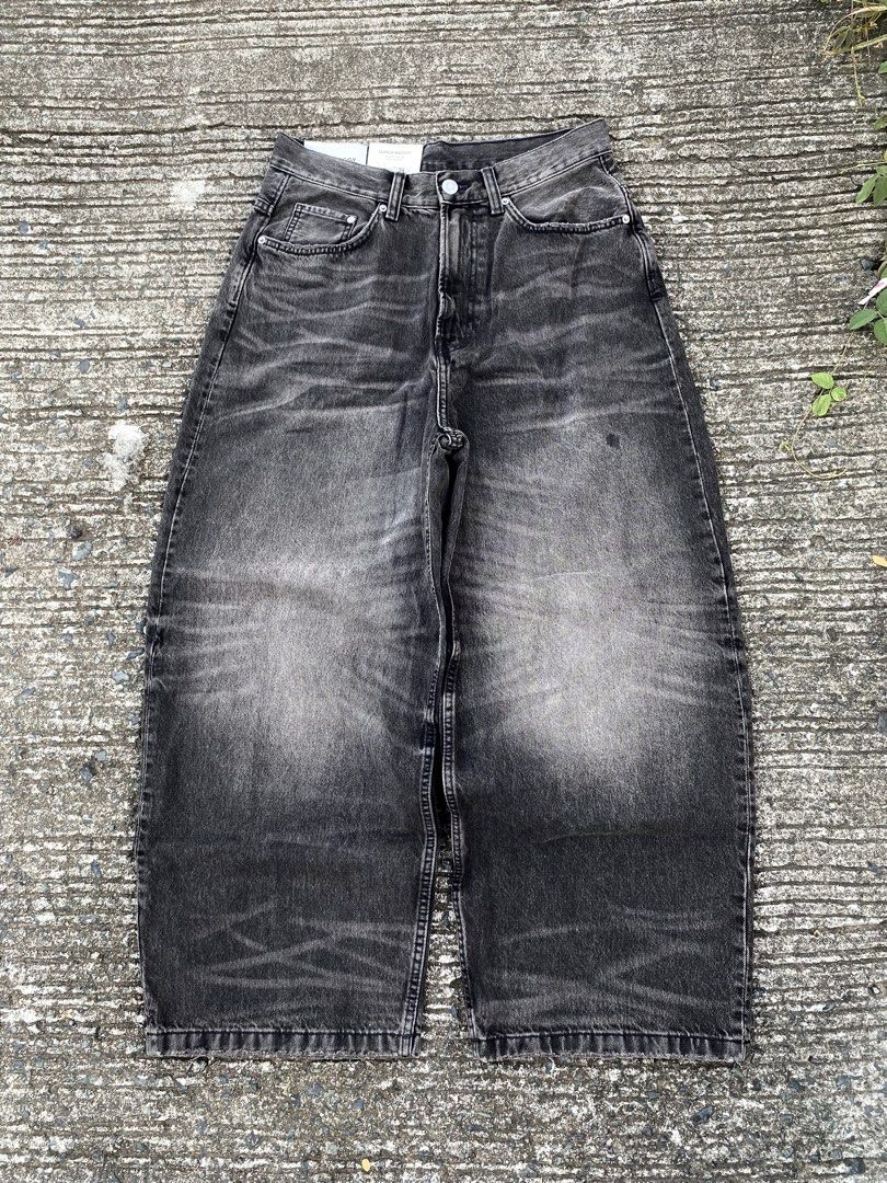 H&M Blackwashed Super Baggy Jeans (Category: Jeans) located in Manila. Submitted by wizthrift_ (Listing ID 1464138159, Image 2). Description: H&M Black Washed Super Baggy Jeans Brand New With Tag Size 30/30 on tag Actual Dimes 32 Waist 41.5 Length 15 Thigh 11 Hem brand new with tag from h&m store, already sold out na no issue excellent condition as in brand new!!💯.