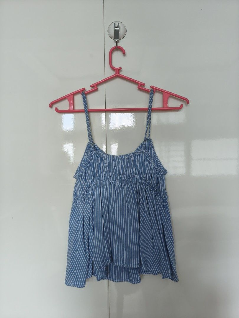 H&M Blue Striple Sleeveless Top (Category: Others Tops) located in Manila. Submitted by smilefashion08 (Listing ID 1464154391, Image 2). Description: Original H&M Fits XS-S.