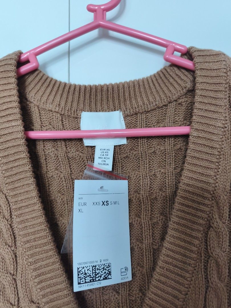 H&M Brown Knit Waistcoat (Category: Others Tops) located in Manila. Submitted by smilefashion08 (Listing ID 1464154562, Image 2). Description: Original H&M.