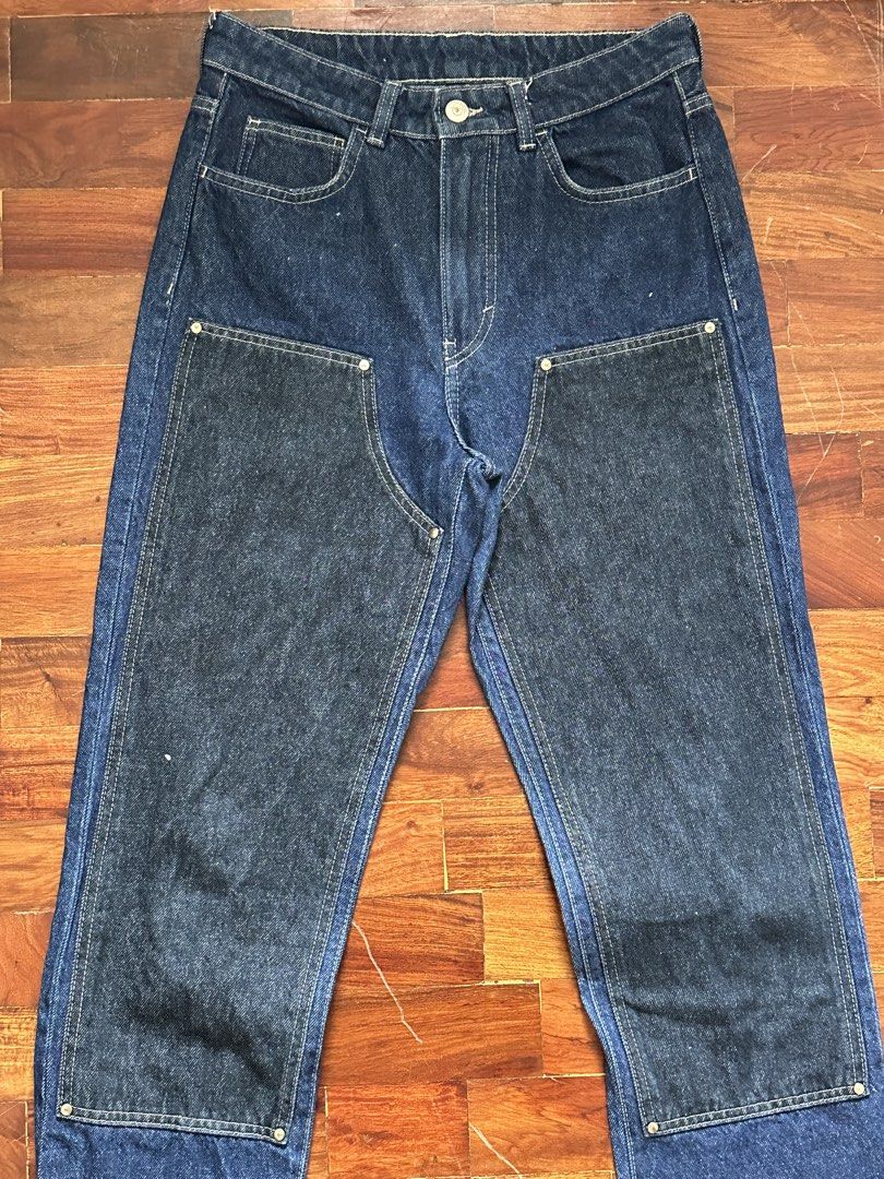 H&M Divided Dark Wash Denim Jeans (Category: Jeans) located in Cainta. Submitted by buy.preloved (Listing ID 1464216124, Image 2). Description: - H&M Divided dark wash denim jeans - Unique panel design on the front - Straight leg fit - Ideal for casual everyday wear - Please check photos for condition details.
