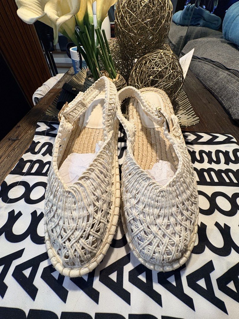 H&M Espadrilles (Category: Sandals) located in Cavite. Submitted by loved_by_g (Listing ID 1464278963, Image 1). Description: Originally bought online for 2,500. Worn once.