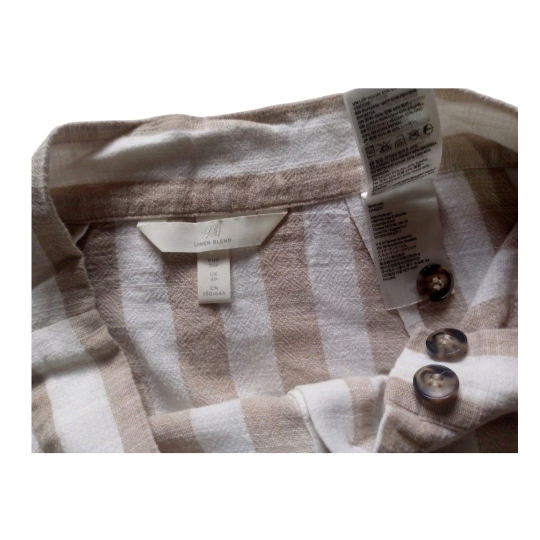 H&M Linen Blend Striped Button-Front Midi Skirt (Category: Skirts) located in Baguio. Submitted by tequilamojito (Listing ID 1464211593, Image 3). Description: Waistline: 24-25 cm - H&M striped midi skirt - Comfortable linen blend fabric - Functional button front closure - Ideal for casual outfits - Effortless to style for any occasion MOD : J&T NO COD NO RUSH (UNLESS THERES A NEED) NO MEET UPS MOP: GCASH & MAYA LOCATION: BAGUIO.
